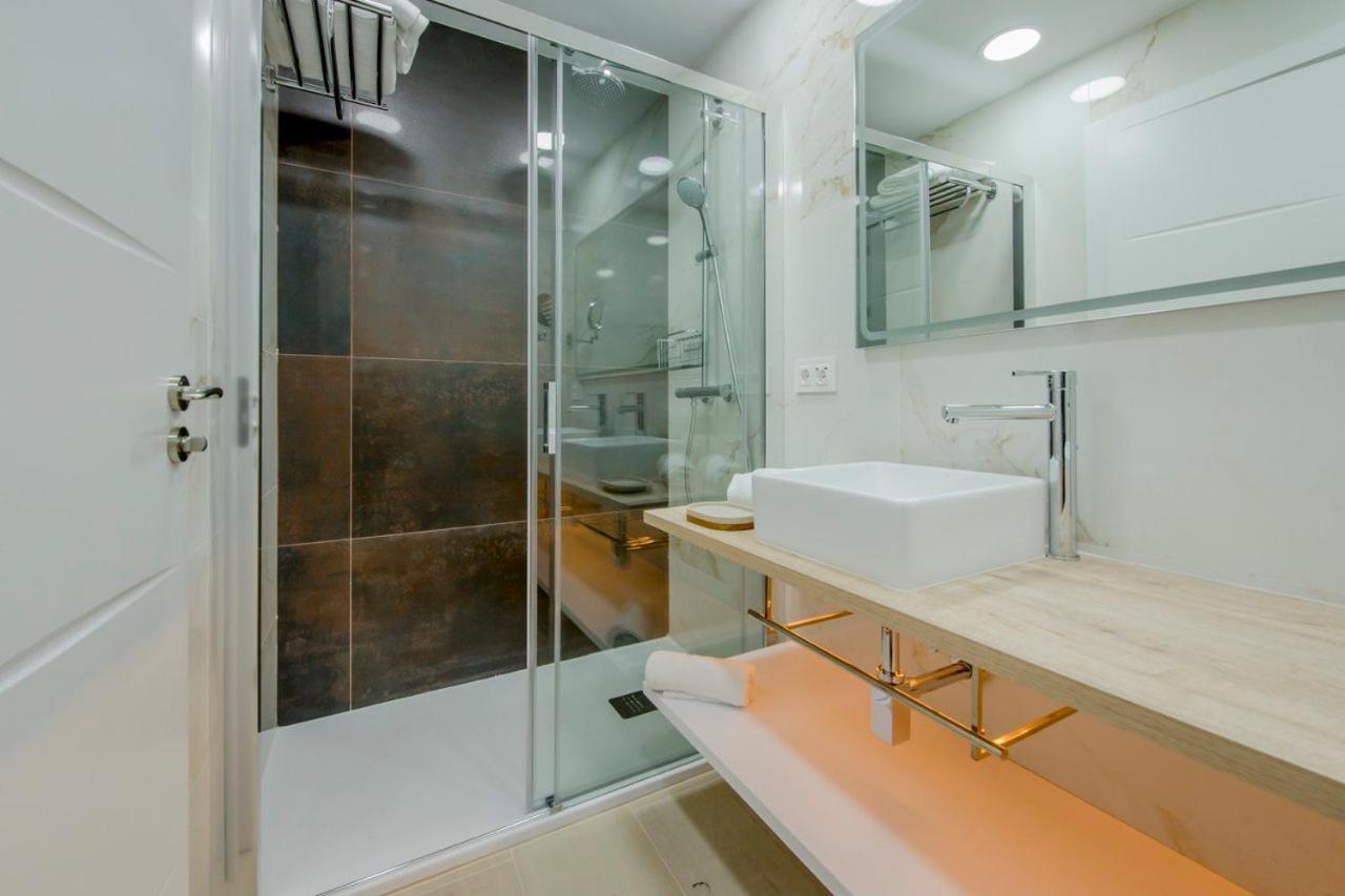 Suara Apartamentos 1 Madrid Exterior photo